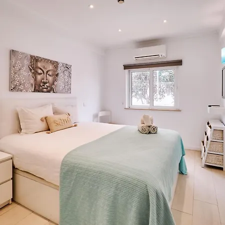 Monaco Mit Pool Apartmán